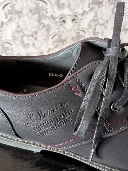 Новые мужские туфли