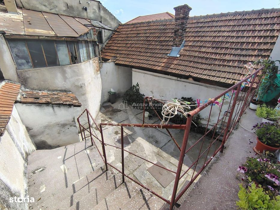 Caransebes, Casa 6 Camere,  Zona Centrala