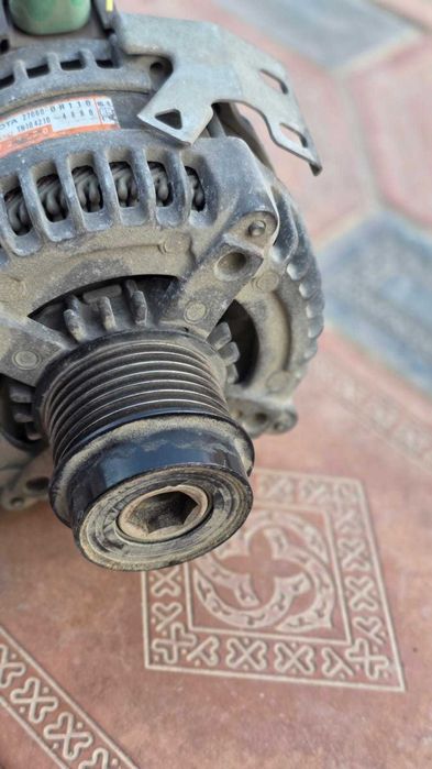 Генератор от Toyota Camry 40