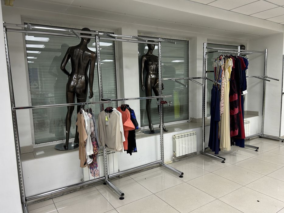 Напольная стойка для одежды