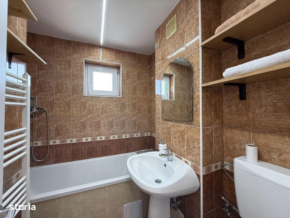 Apartament 3 camere, decomandat, renovat recent, Aradul Nou