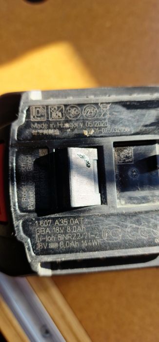 Acumulatori Bosch Pro Core 4.0 Ah si 8.0 Ah + incarcator  GAL 1880 CV