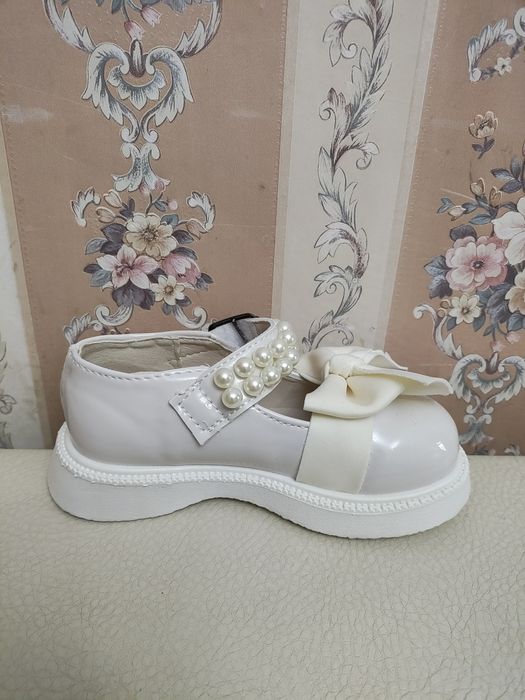 Туфли для девочек 25 р