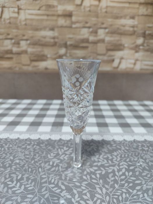 На добор хрустальные рюмки, стопки