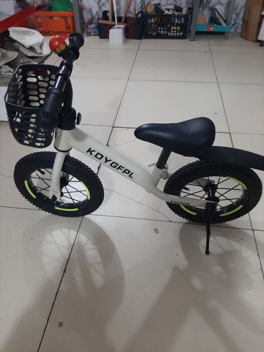 Продам новый детский беговел