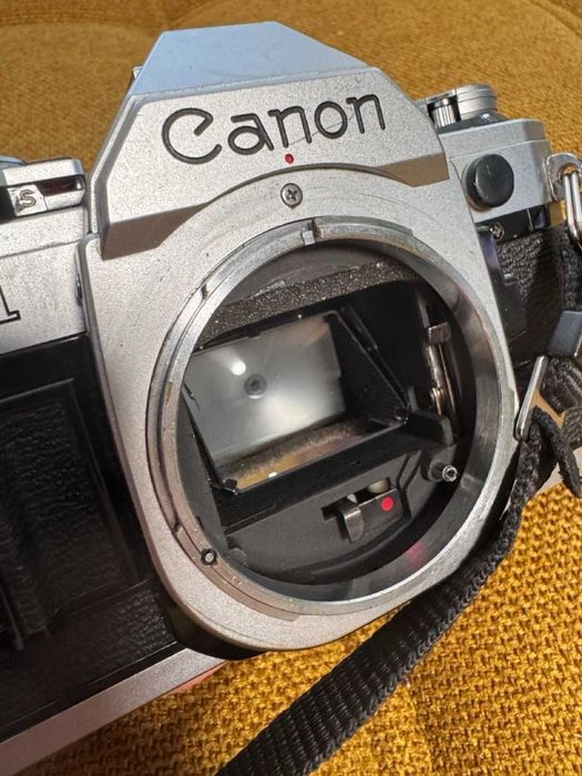 Canon AE-1 с обектив Canon 50mm 1.8 SC