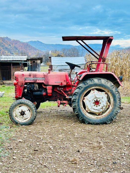 Vând tractor Mccormick 320