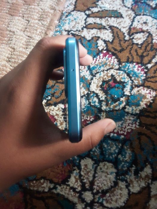 Honor X6 bir oy ishlatilgan kafolati bor hech qayeri chizilmagan