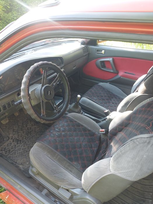 Продаю авто Мазда-626