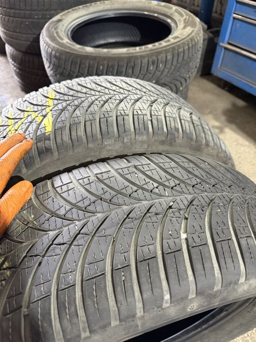 2 buc 215/60/17 Goodyear