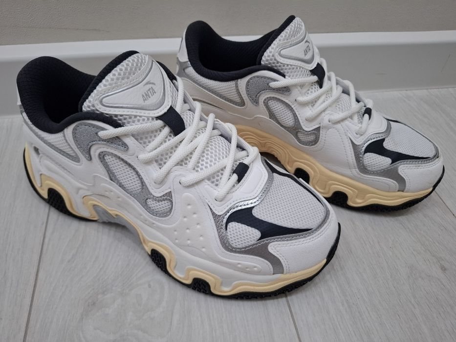 Кроссовки мужские продам