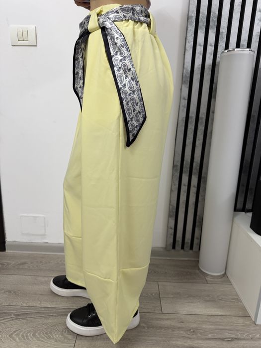 Pantaloni largi lejeri