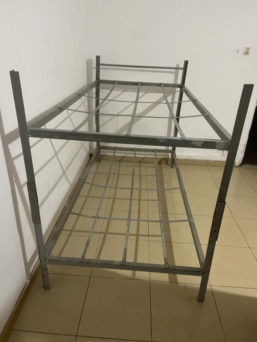 vand paturi supra etajate muncitori fier