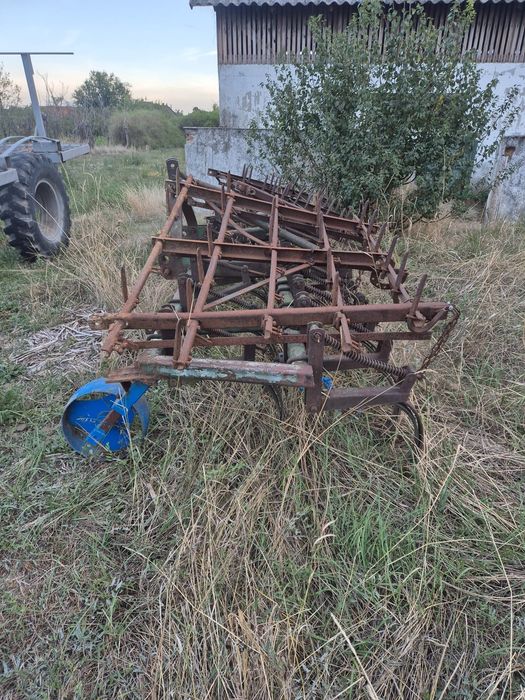 Vând utilaje agricole