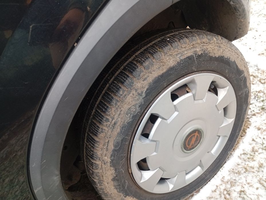 Vând Opel CORSA 1.1 benzină,an 2003 AC functional ,Oglinzi electrice.