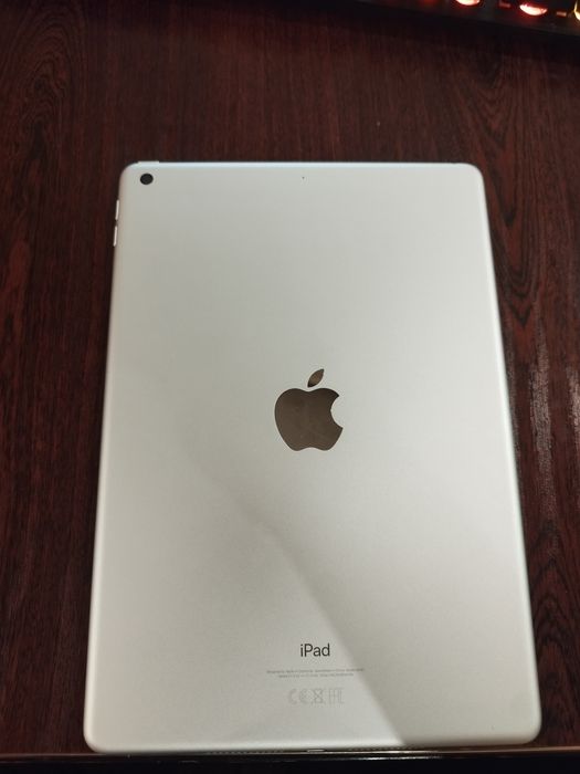 IPAD 7-th (2019) 32gb White Срочно