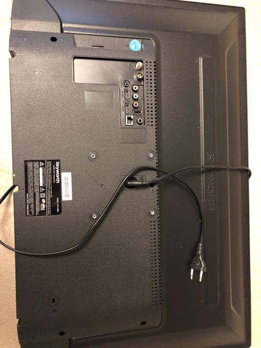 продам телевизор Skyworth 32E3