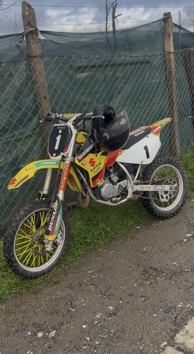 Продава се сузуки рм85