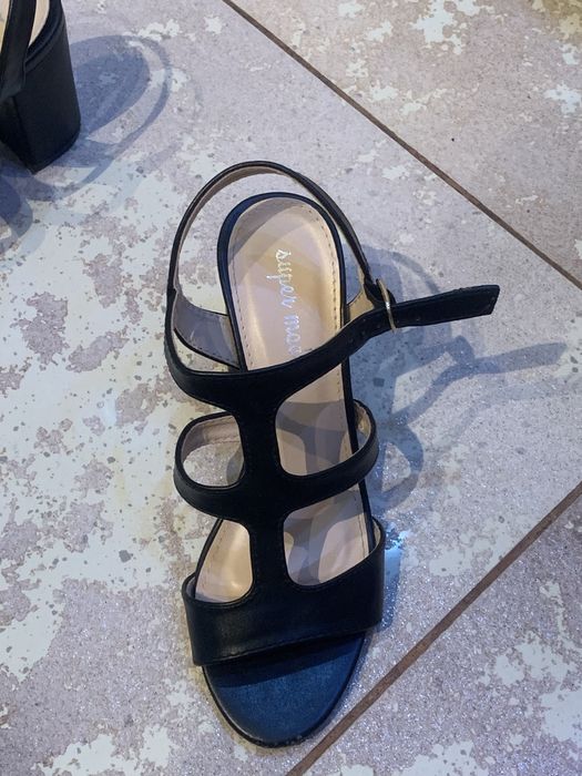 Продавам Дамски сандали