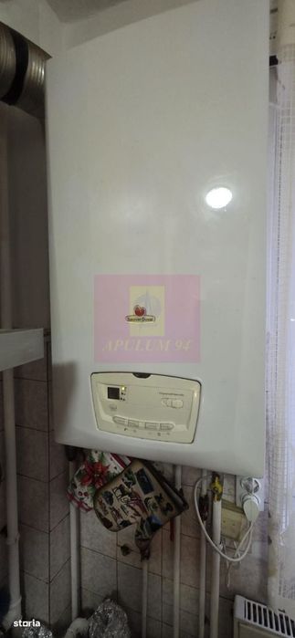Apartament cu 3 camere de vanzare in Campina