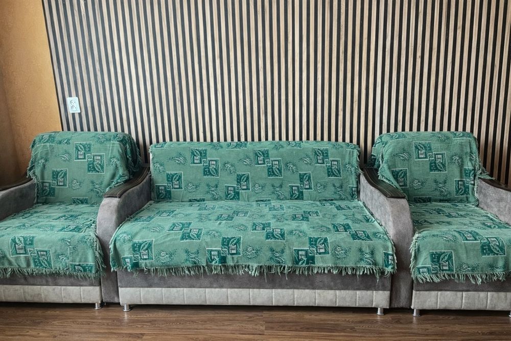 дивантек для дивана и два для кресел