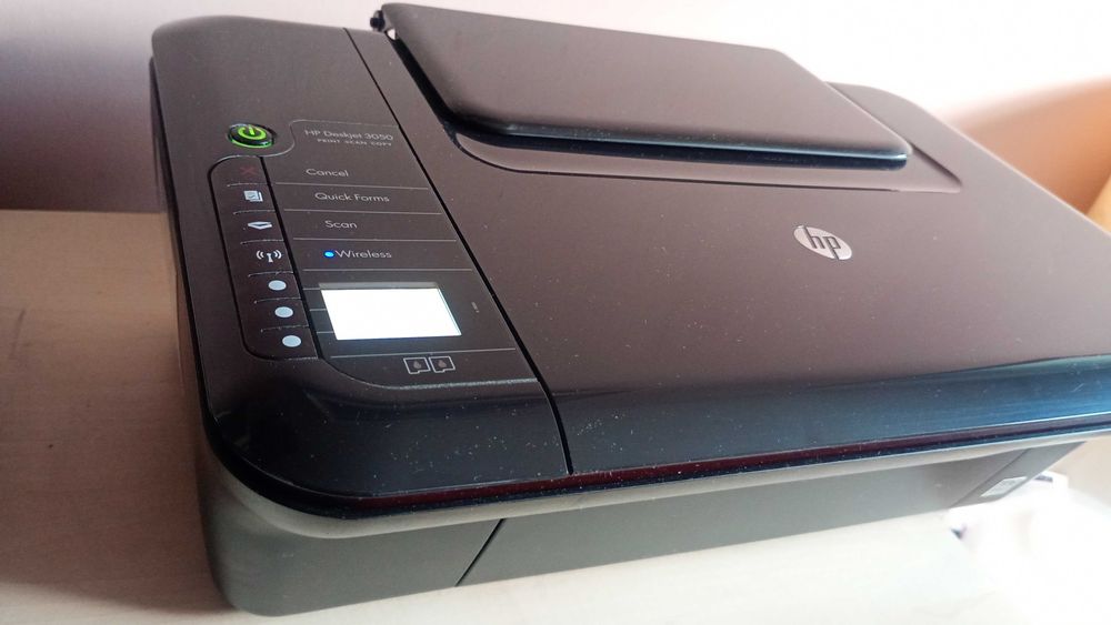 цветен wifi принтер скенер копир HP deskjet 3050 с нови глави