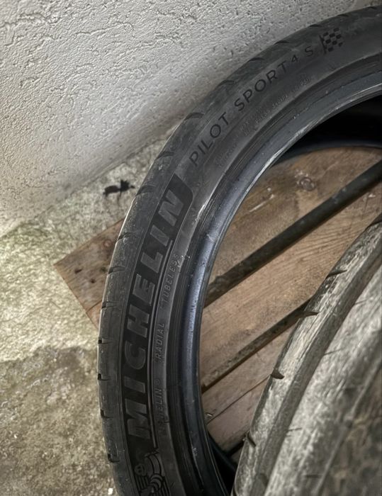 Anvelope Michelin Pilot Sport 4S 225 40 R19 si 255 35 R19