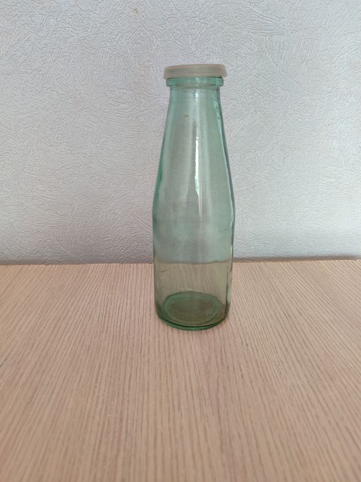 Бутылки стеклянные