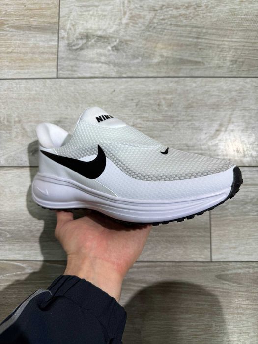 Кроссовки Nike Revolution 8.