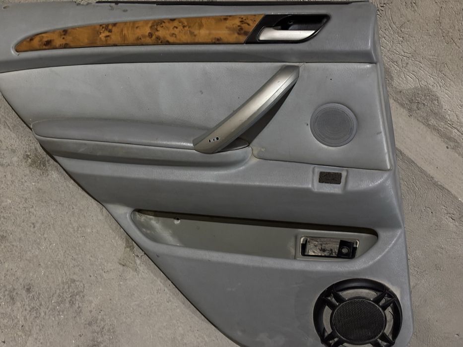 Продам обшивки на бмв х5(е53)