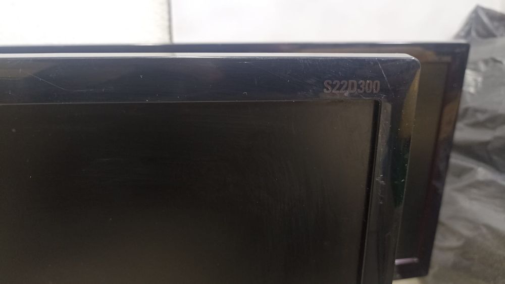 Продам мониторы  18 шт