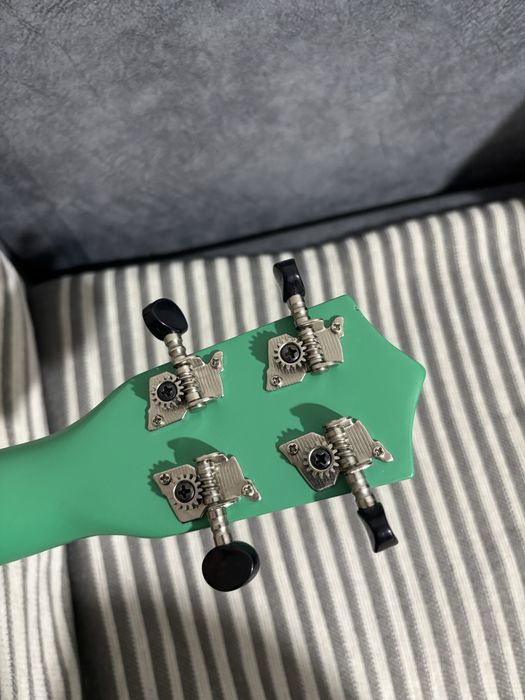 укулеле в хорошем состоянии