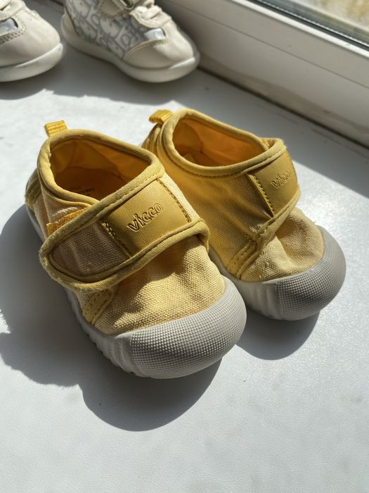 Продам кроссовки  vicco