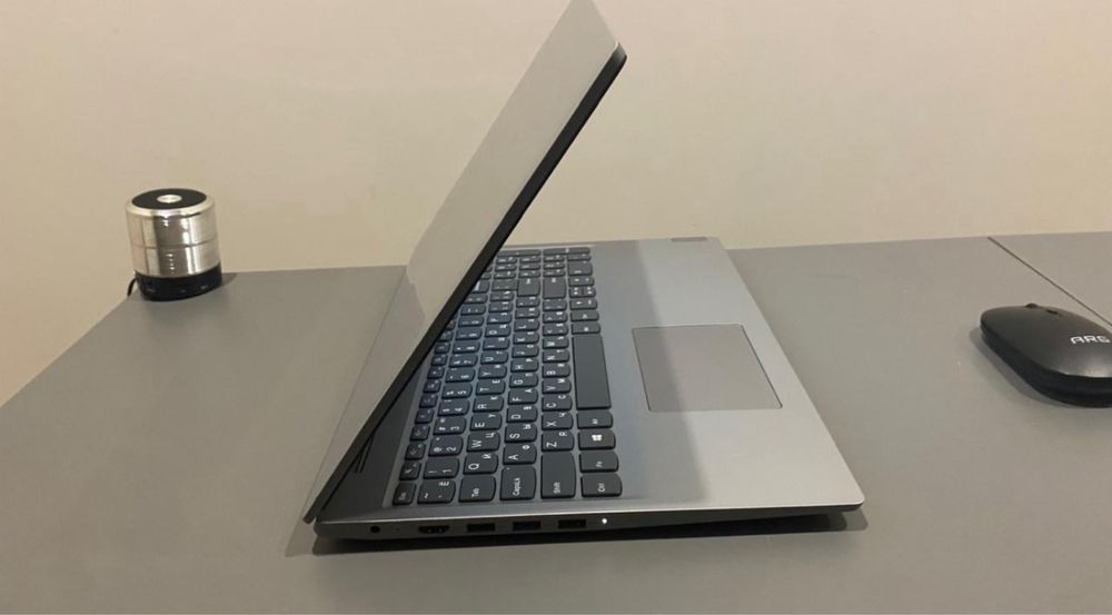 Ноутбук Lenovo..
