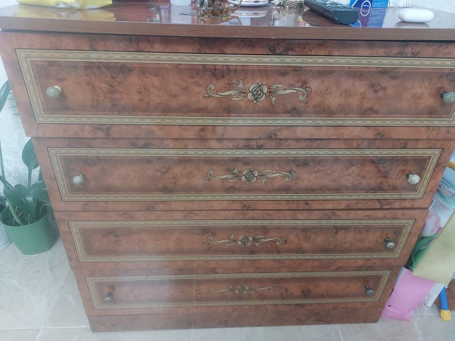 Продам спальный гарнитур