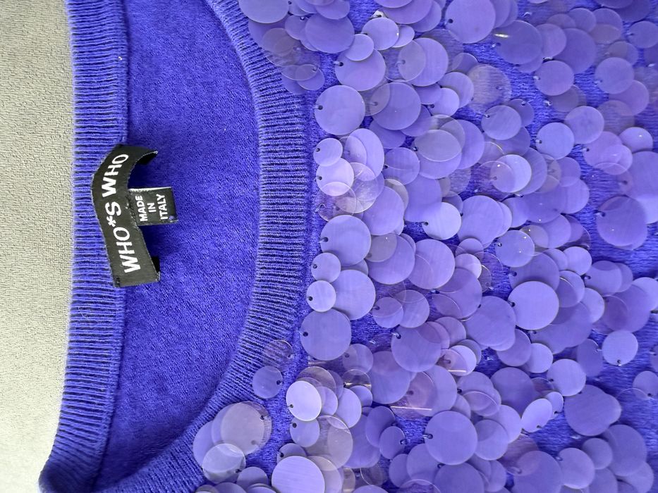 Блуза със зашити пайети