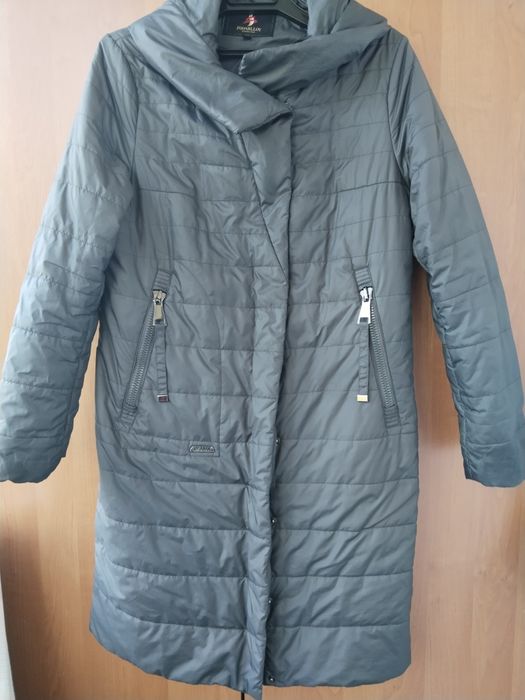 Продаю куртку женскую