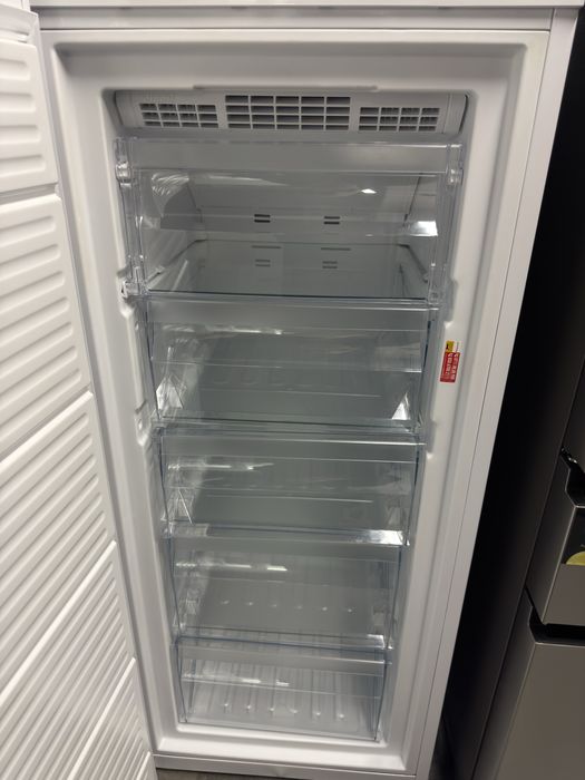 Congelator vertical Privileg PFVN246W