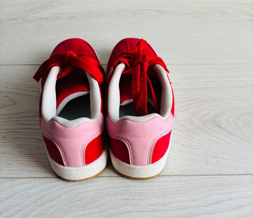 Adidasi  sport pentru fetite