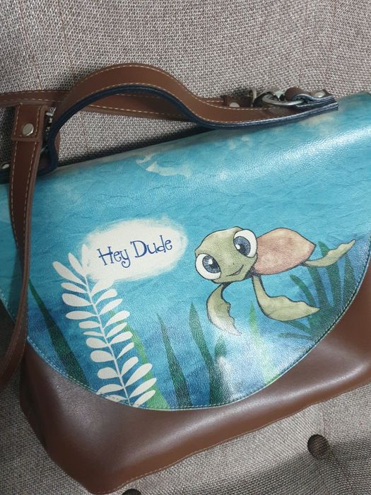 Продаю сумку НОВАЯ коженная