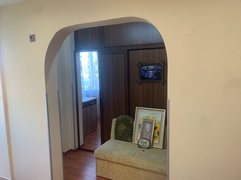 Дава се под наем Тристаен апартамент в Враца, Център - 67 кв.м за 408 € - Снимка #7