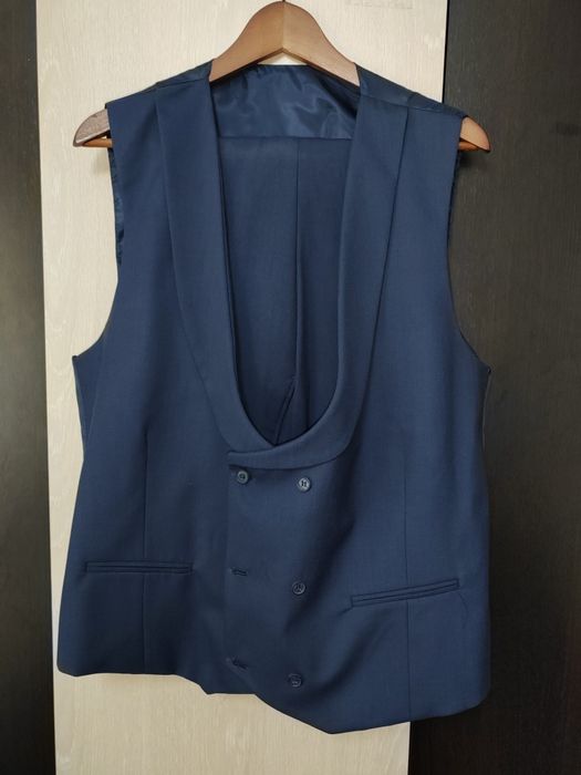 Costum bărbătesc mărimea 56.