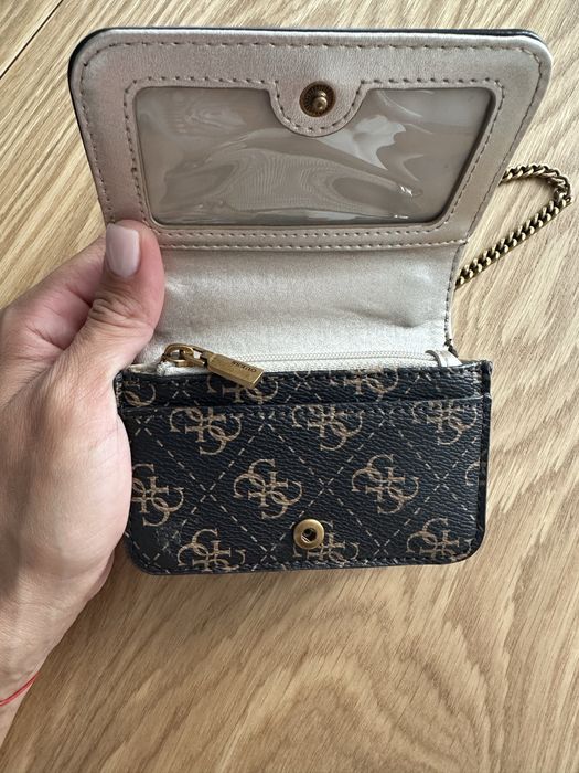 Guess - малка чанта
