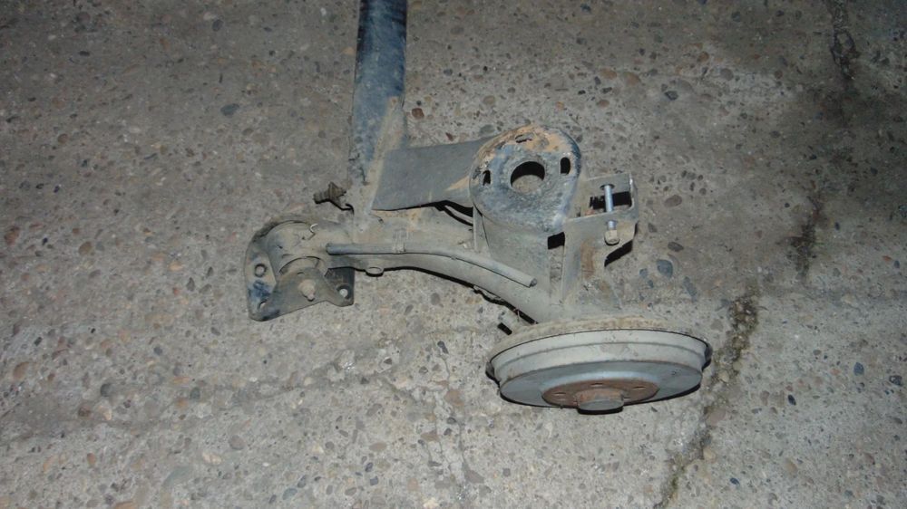 Punte spate pe tamburi-frana Skoda Rapid berlina,1.2 benzina,an 2012-2017