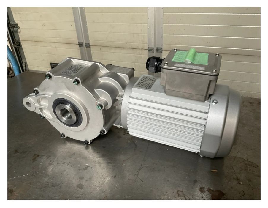 Tsubaki - Motor electric + Reductor 0.4 kW