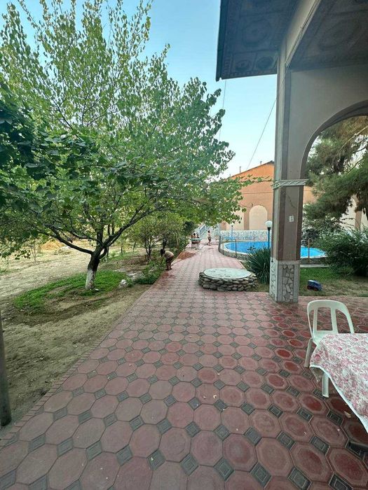 16 сотих Тузел метро олдида