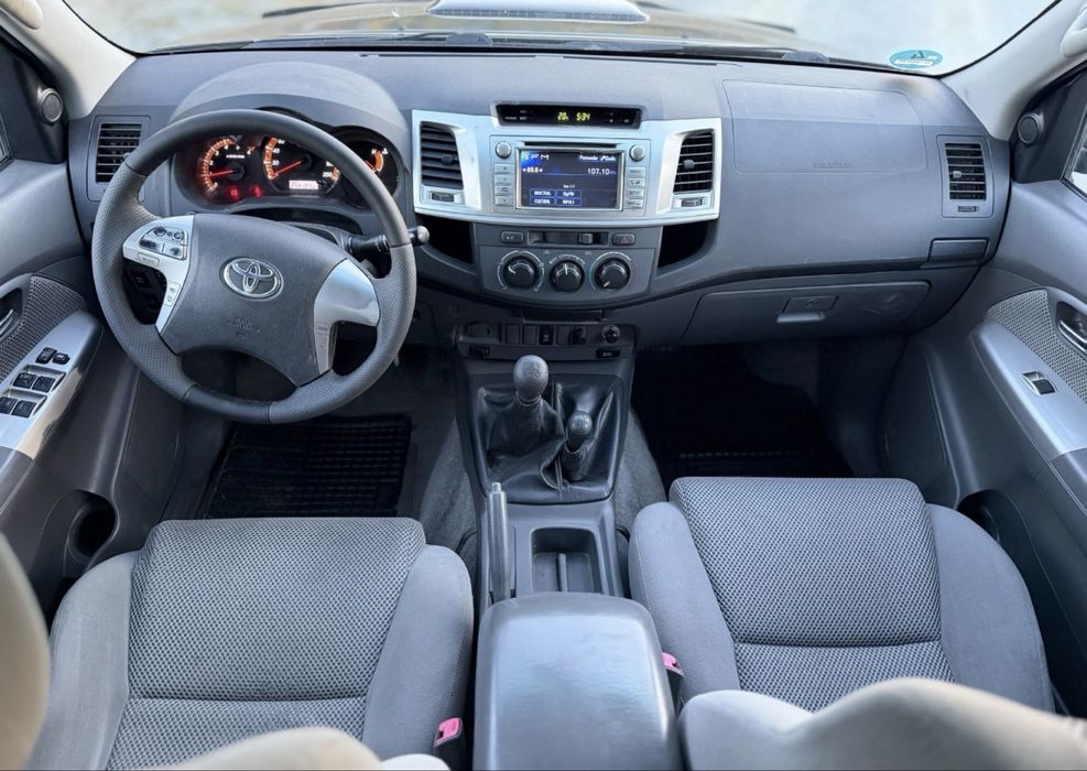 Toyota Hilux  -  2.5 D-4D / 144 cp ~ Blocant spate din fabrica functional