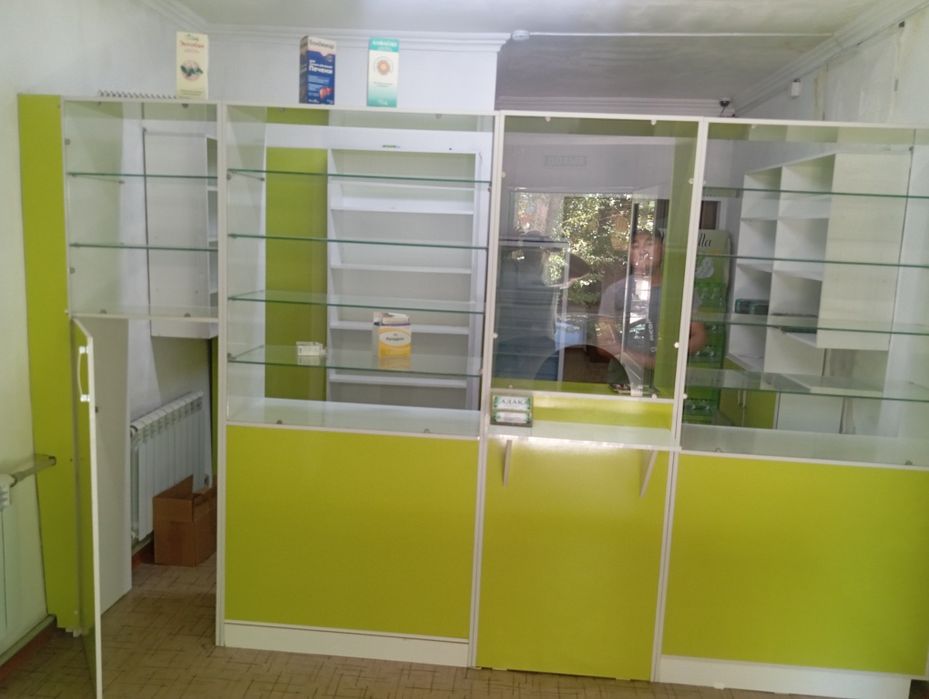 Продается мебели для аптеки