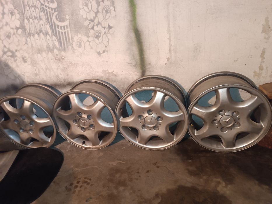 Продам диски R16 на Мерседес