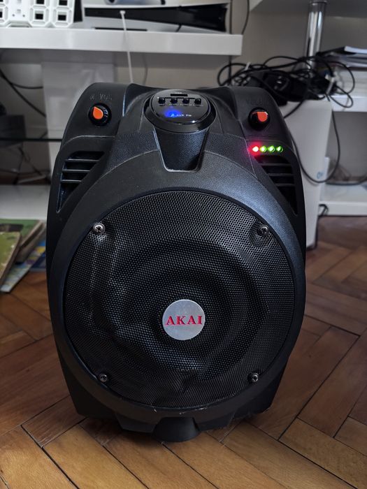 Vand boxa akai portabila